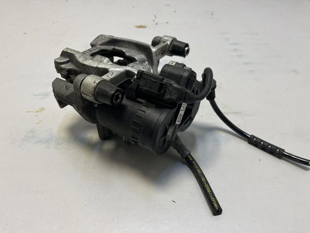 Tagumine pidurisadul 6885537 – BMW X1 F48 F49 (2015-2022)