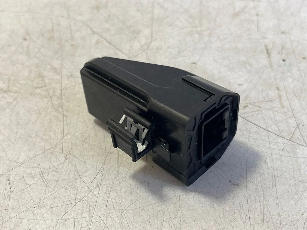 Other devices 102285600D – Tesla Model S (2012-)