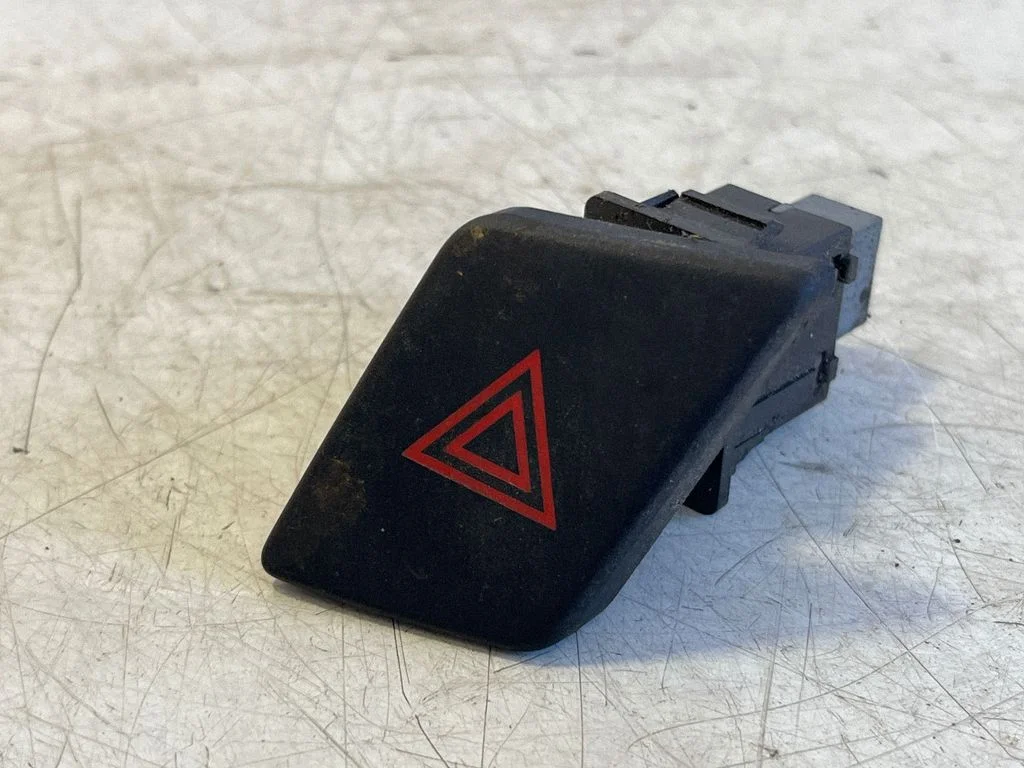 Hazard light switch 843320D010