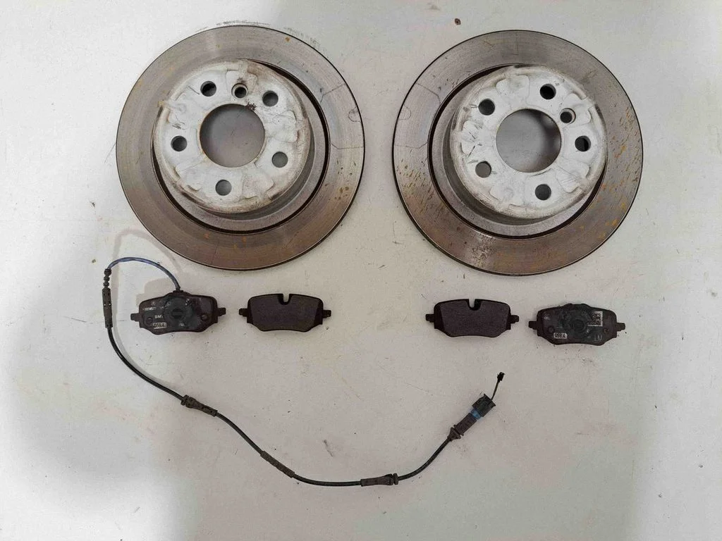 Aizmugurējais bremžu disks 6891085