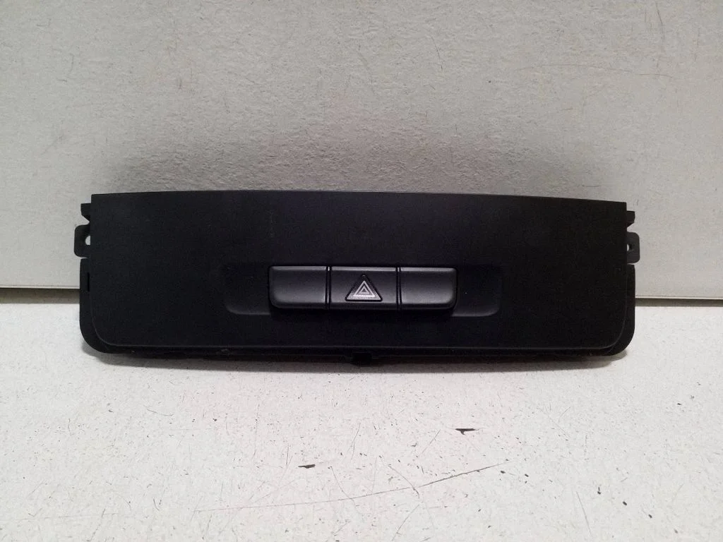 Hazard light switch – Mercedes-Benz Vito Viano W447 (2014-)