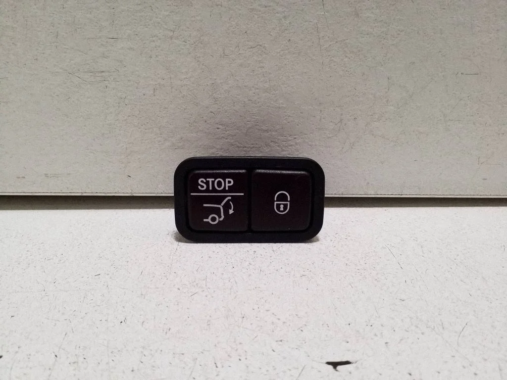 Tailgate/boot open switch button A2128210551