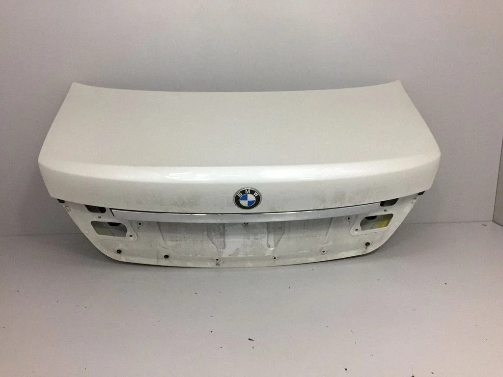 Aizmugurējais vāks (bagāžnieka) – BMW 7. sērija F01 F02 F03 F04 (2008-2016)