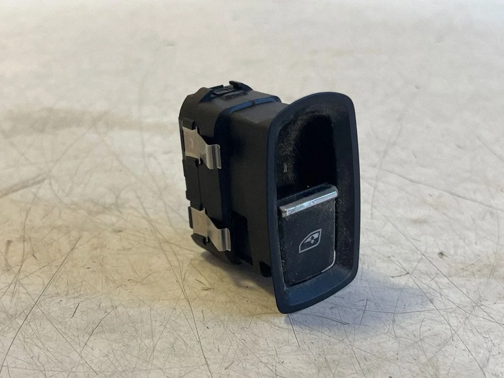 Elektriaknate lüliti 7PP959855C
