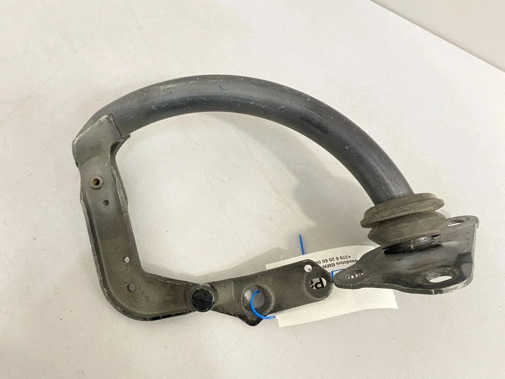 Tailgate/trunk/boot hinge – BMW 7 Series E65 E66 (2001-2008)