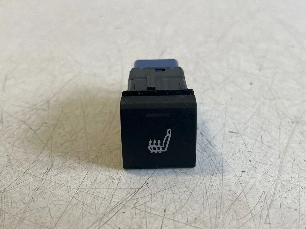 Seat heating switch F3160Z081FP1A