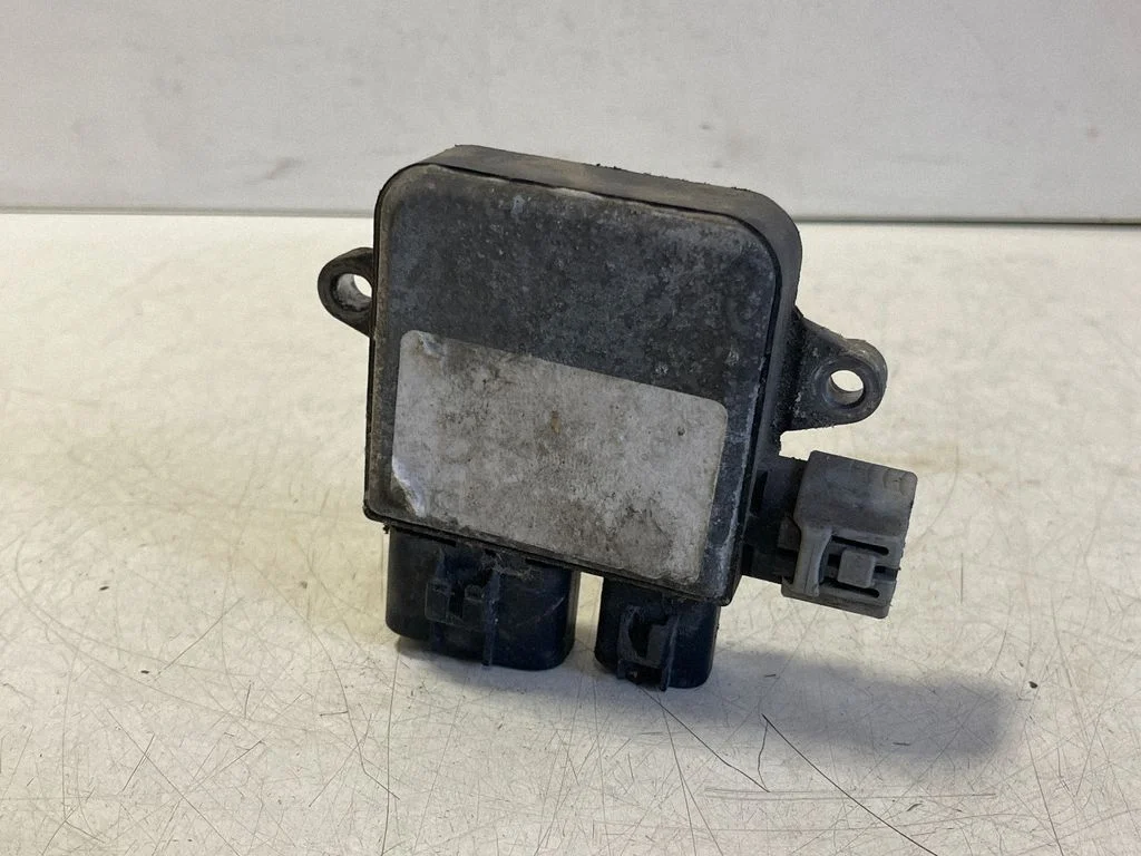 Jahutusventilaatori relee – Tesla Model S (2012-)