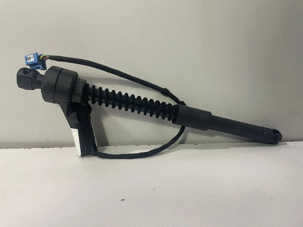 Tailgate/trunk strut/damper – BMW Series 8 M8 F91 F92 G14 G15 (2019-)