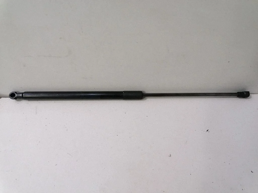 Aizmugurējā vāka amortizators – BMW 4. sērija F32 F33 (2013-2020)