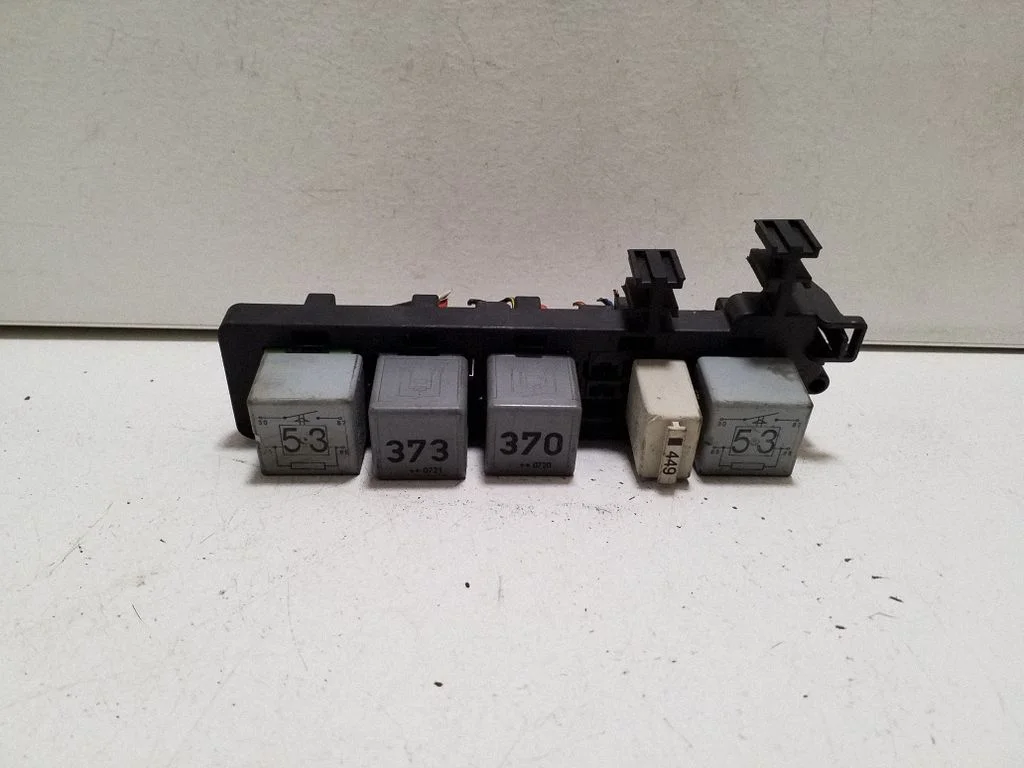 Relay mounting block 1K1937503