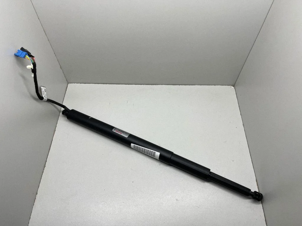 Siłownik (sprężyna gazowa) klapy bagażnika – BMW Seria 5 G30 G31 G38 (2016-)