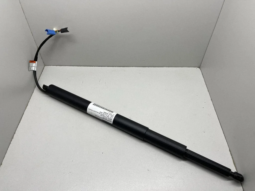 Siłownik (sprężyna gazowa) klapy bagażnika – BMW Seria 5 G30 G31 G38 (2016-)