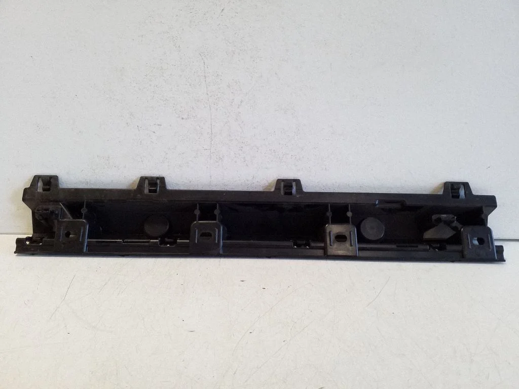 Sill supporting ledge 8737083