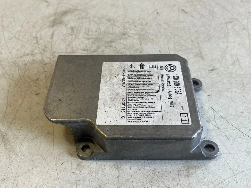 Drošības spilvenu vadības bloks 1C0909605A