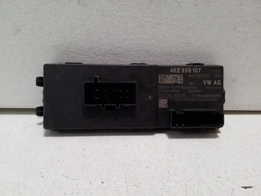 Tailgate/trunk control unit/module 4KE959107