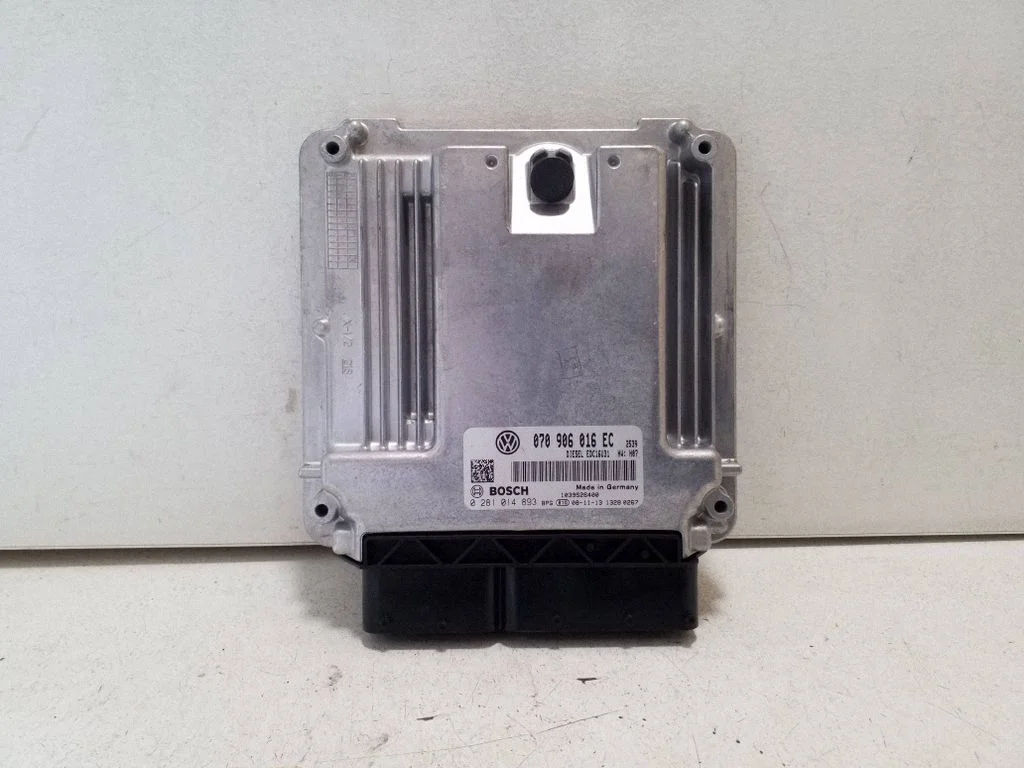 Engine control unit/module – Volkswagen Transporter - Caravelle T5 (2003-2015)
