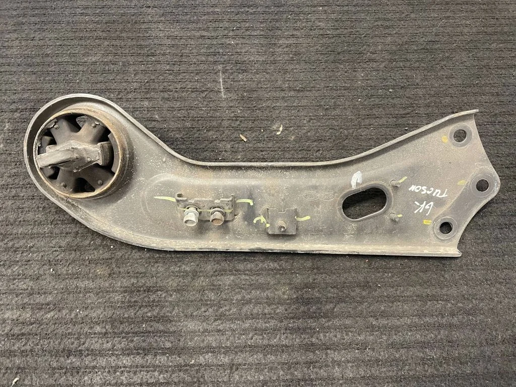 Tagumine ülemine õõtshoob 55280H3100