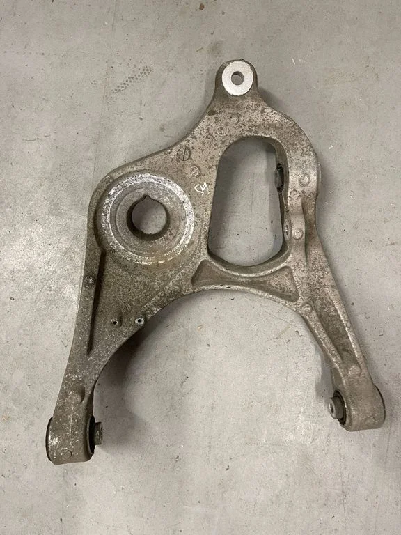 Rear upper control arm/wishbone A16606