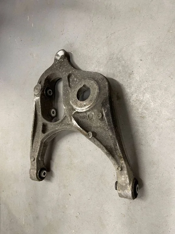 Rear upper control arm/wishbone A16606