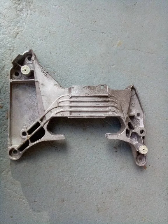 Gearbox mounting bracket 9454393