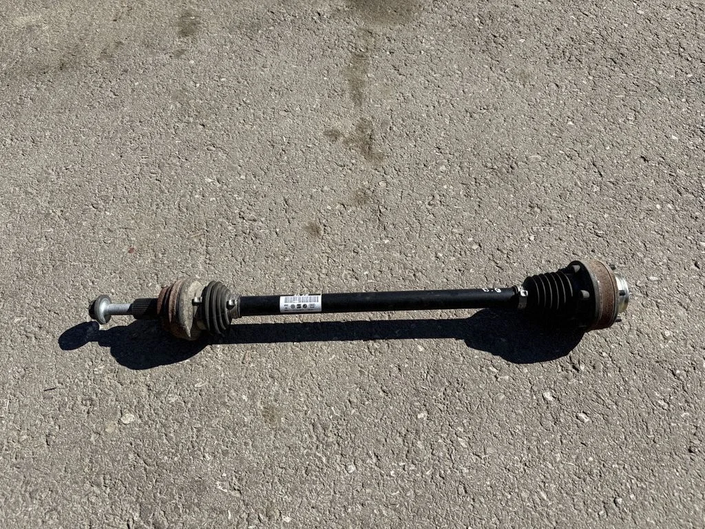 Półoś tylna 5Q0501204A – Audi A3 S3 8V (2013-2019)