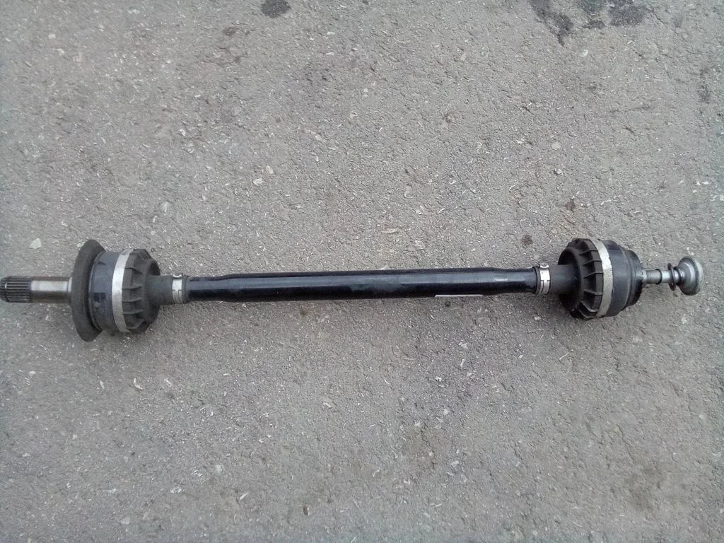 Rear driveshaft 8666073
