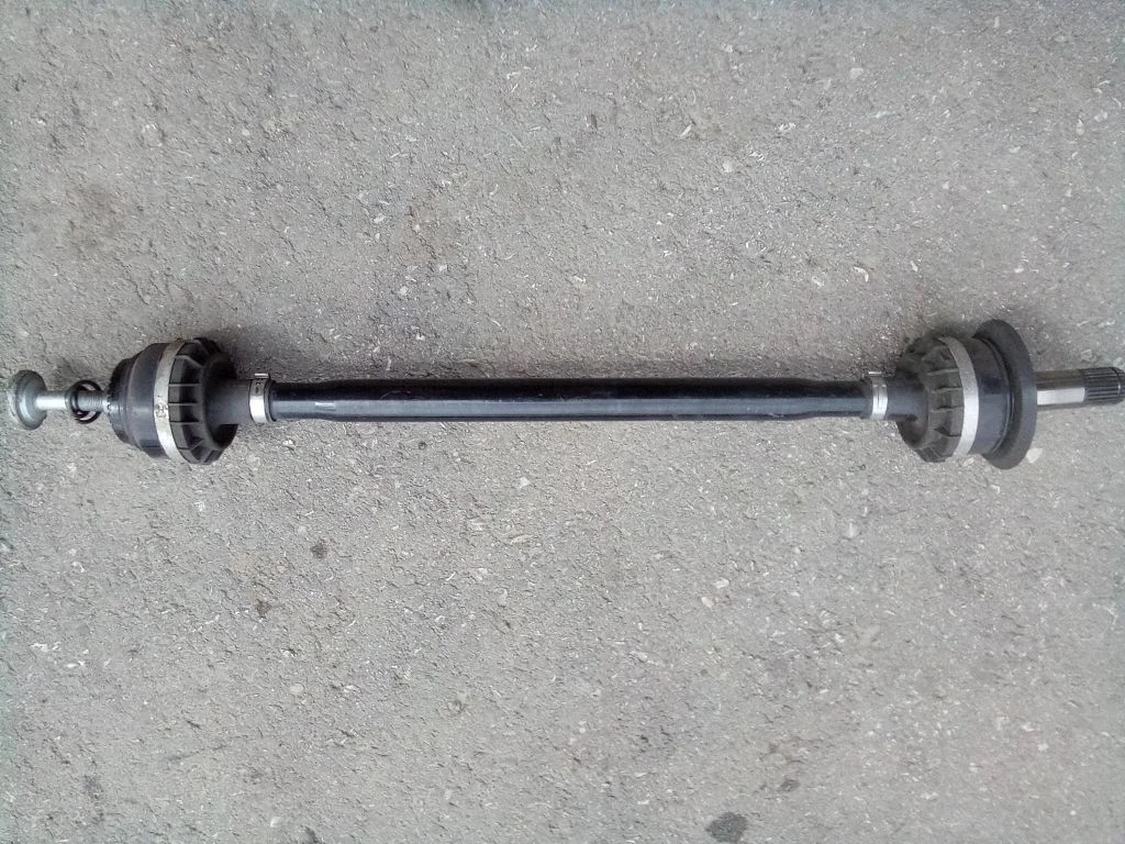 Rear driveshaft 8666074
