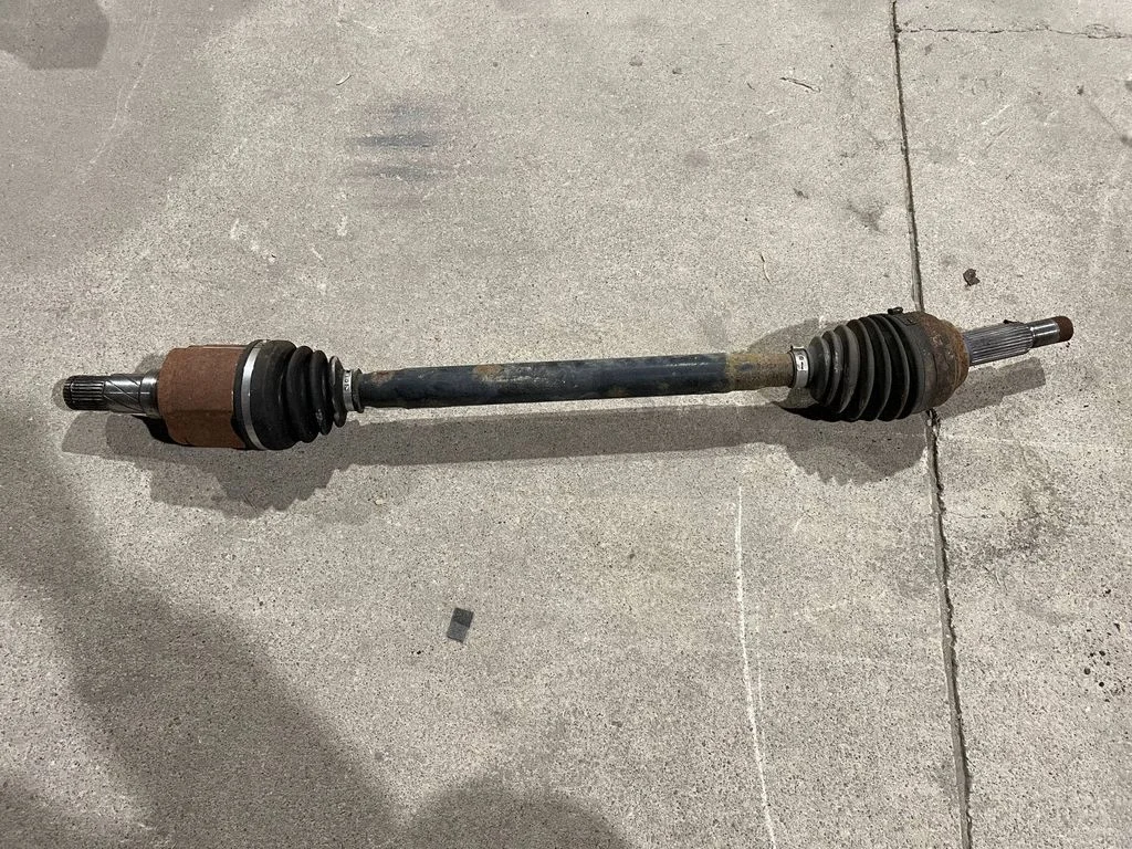 Rear driveshaft 100771901B – Tesla Model S (2012-)