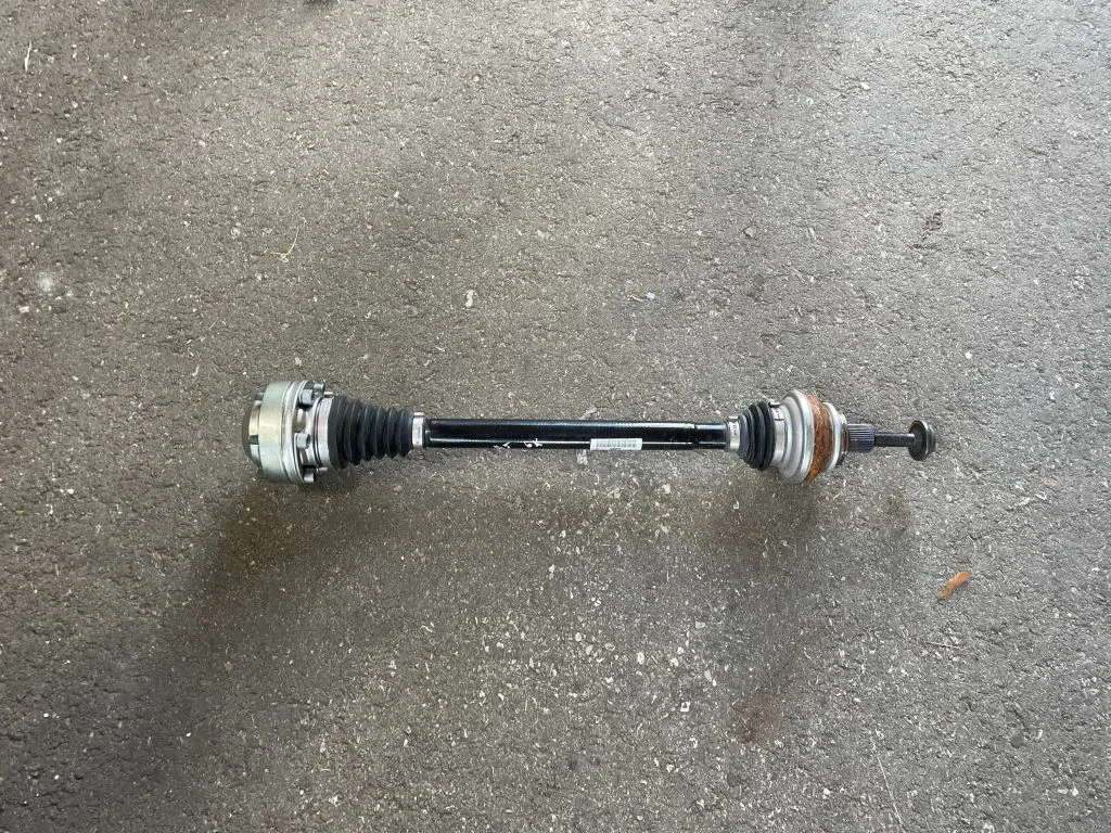 Rear driveshaft 8W0501203E