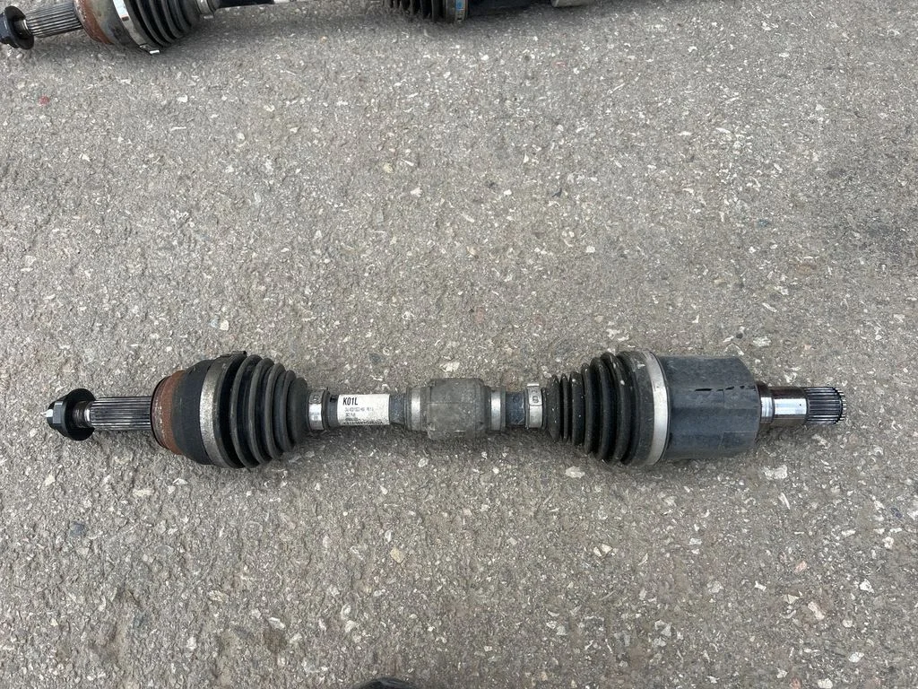Front driveshaft 49500AT000