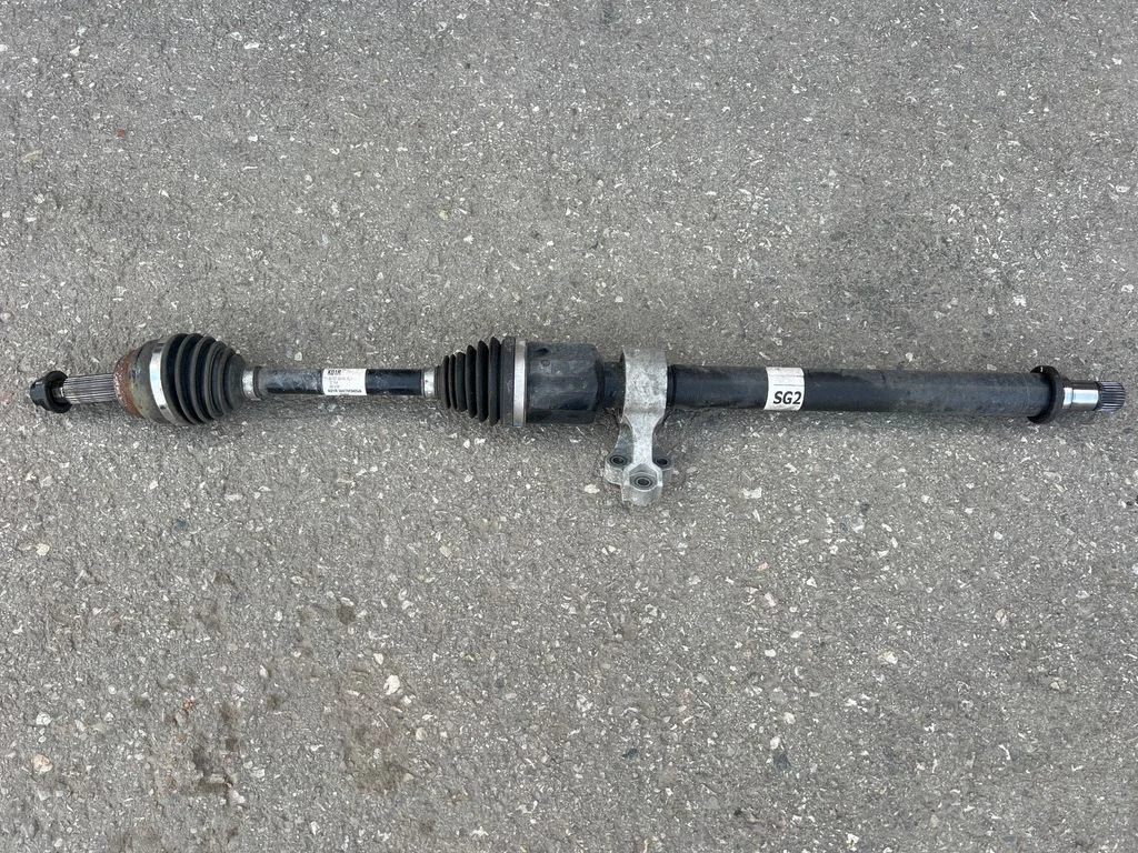 Front driveshaft 49501AT000