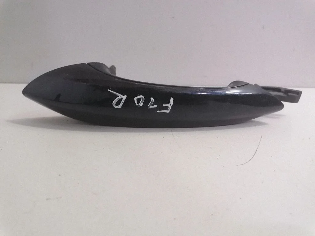 Klamka zewnętrzna drzwi tylnych – BMW Seria 5 F10 F11 (2009-2016)