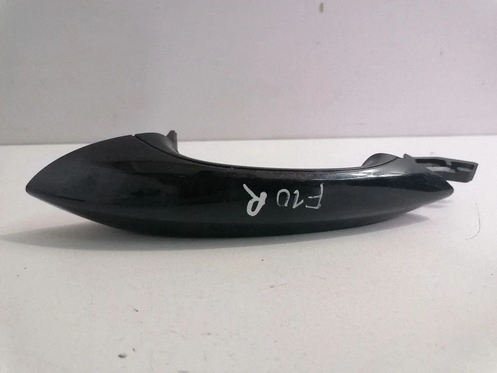 Klamka zewnętrzna drzwi tylnych – BMW Seria 5 F10 F11 (2009-2016)