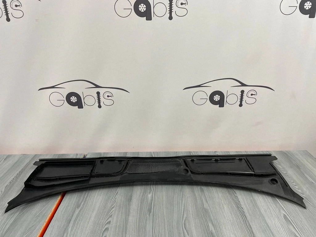 Slotiņu apdare – Audi A4 S4 B9 (2015-2019)