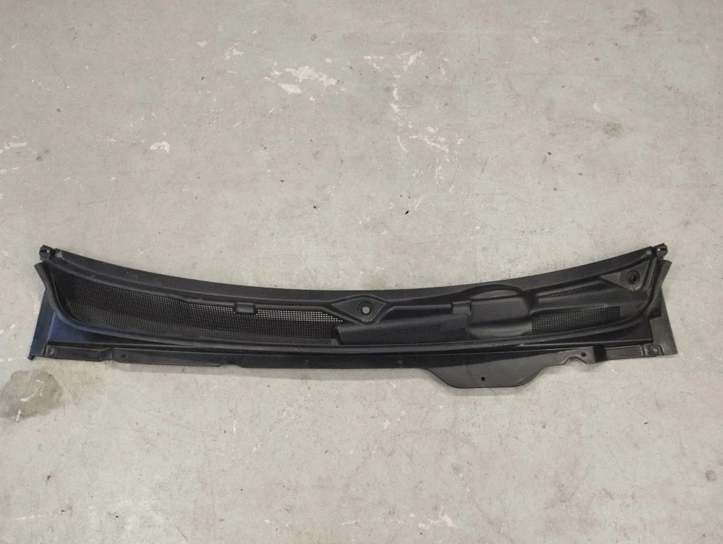 Wiper trim 68299451a – Dodge RAM 1500 DS (2009-)