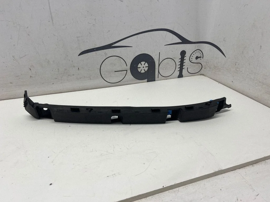 Rear bumper mounting bracket 86652AT000