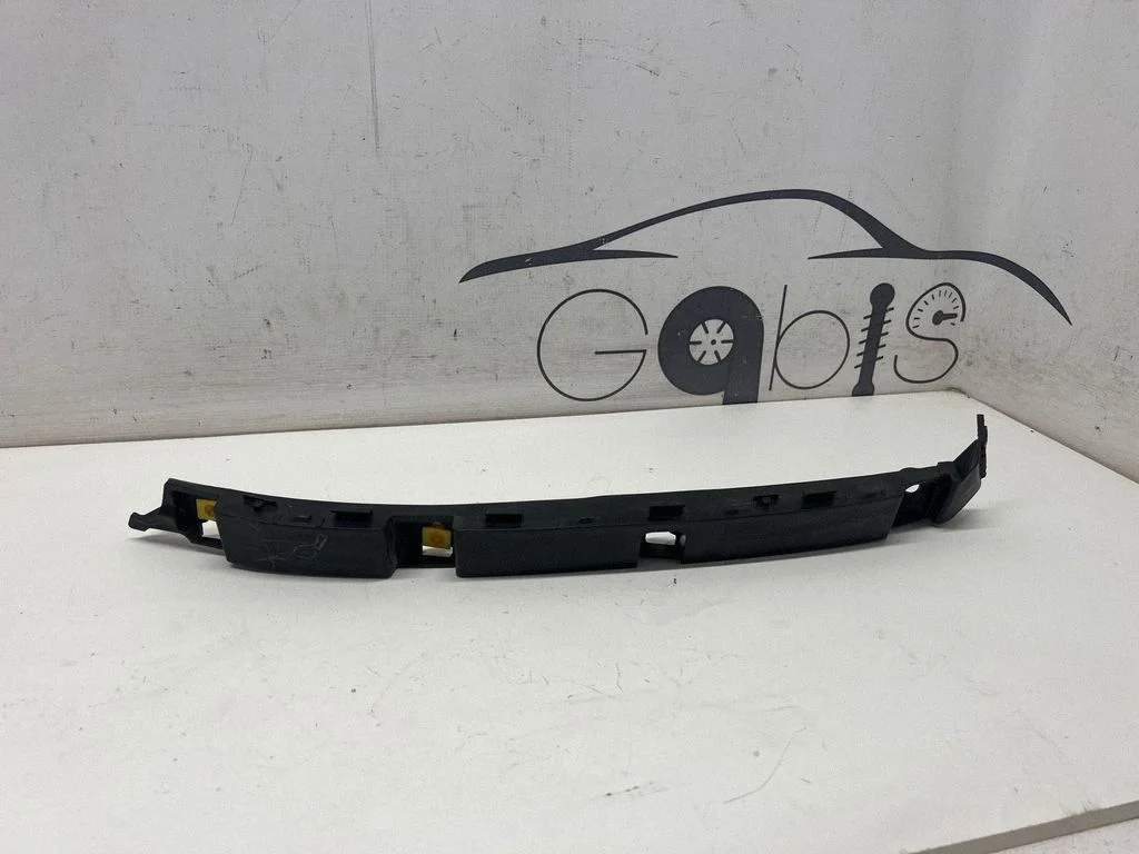 Rear bumper mounting bracket 86651AT000