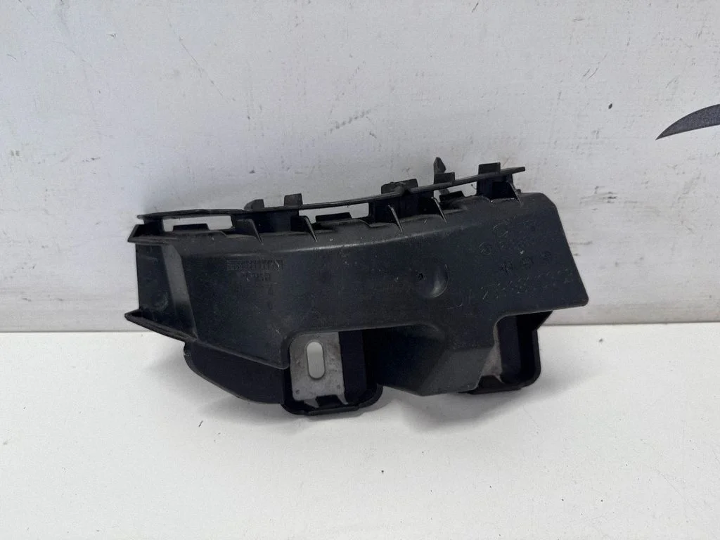Rear bumper mounting bracket A2538851365