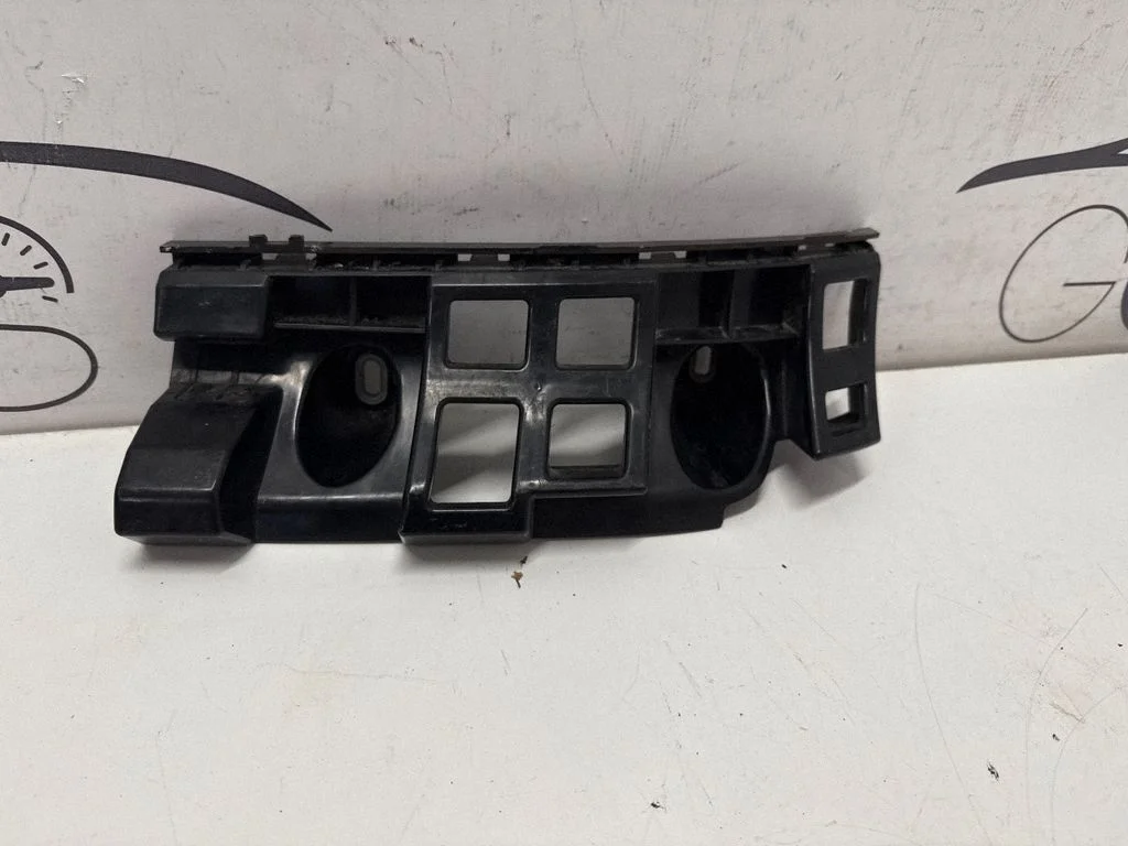 Rear bumper mounting bracket A2318810806