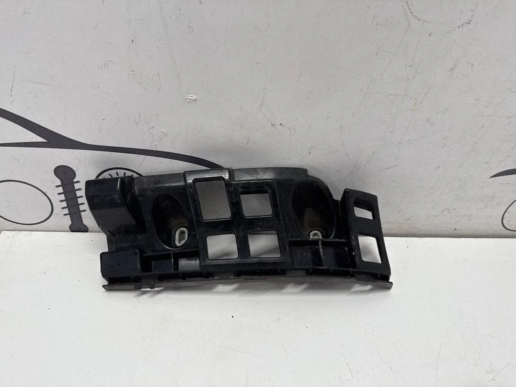 Rear bumper mounting bracket A2318810706