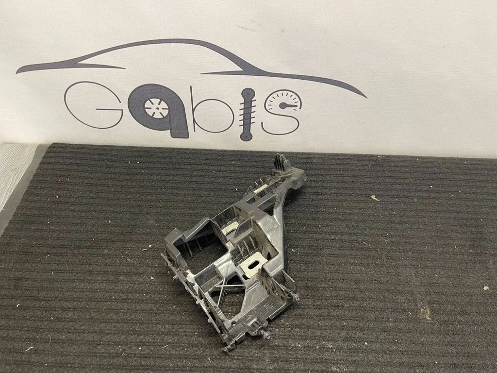 Rear bumper mounting bracket A2138851665