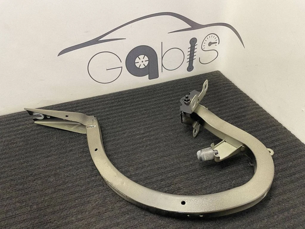 Tailgate/trunk/boot hinge 8w6827301
