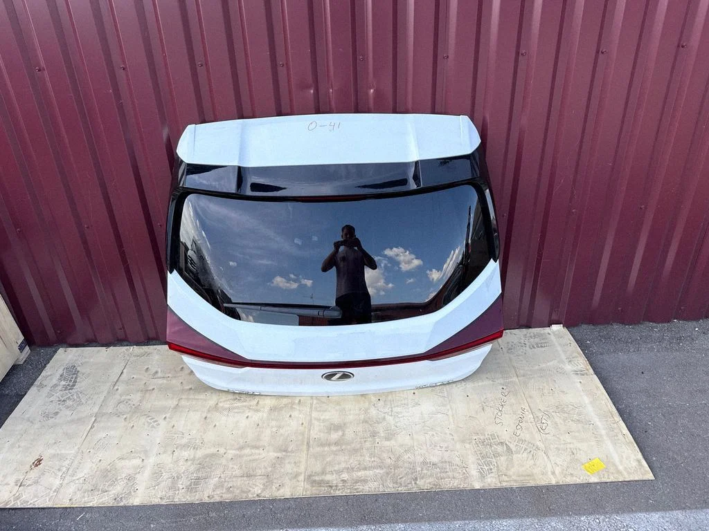 Tagaluuk (pakiruumi) – Lexus UX (2018-)