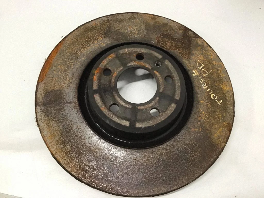 Priekšējais bremžu disks – priekšējā labā