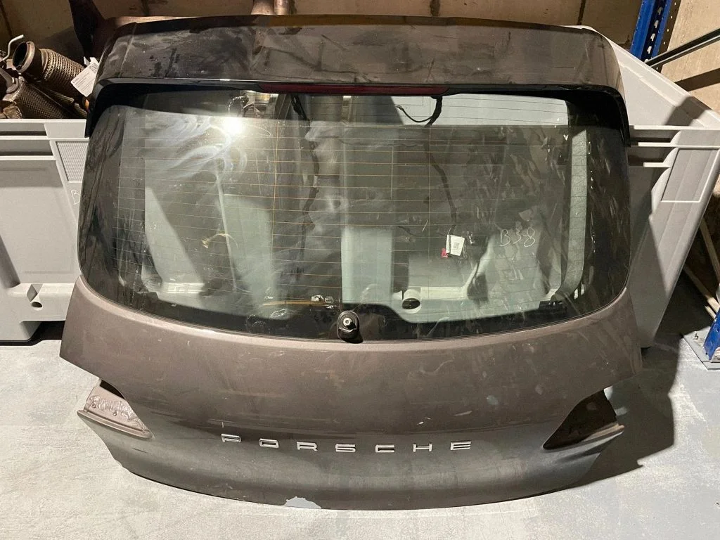 Aizmugurējais vāks (bagāžnieka) 95B971145Q