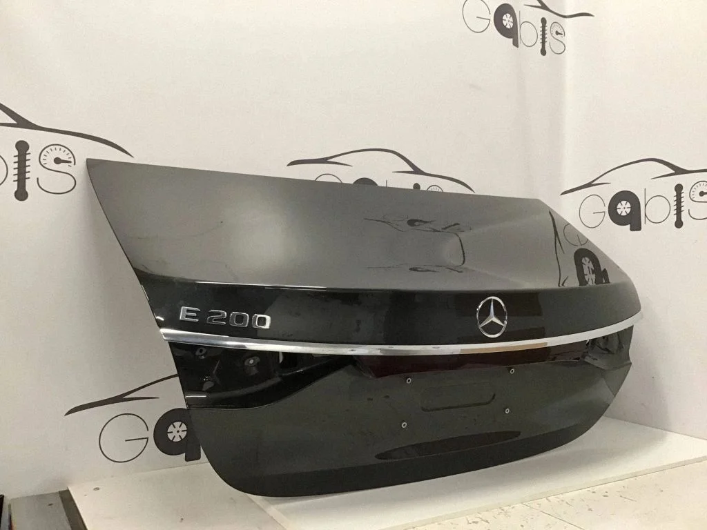 Tailgate/trunk/boot lid