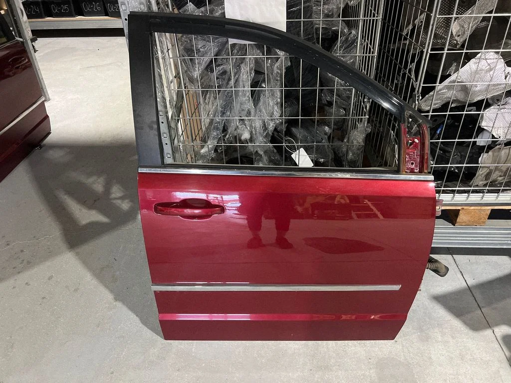 Front door – Dodge Grand Caravan (2008-2020), right