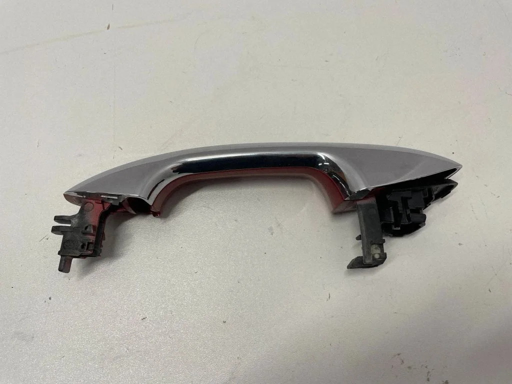 Front door exterior handle – right