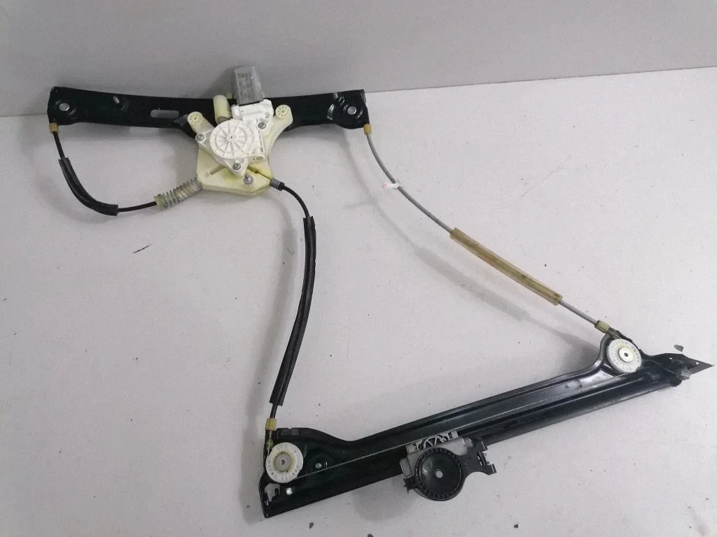 Front door window regulator with motor 7275398