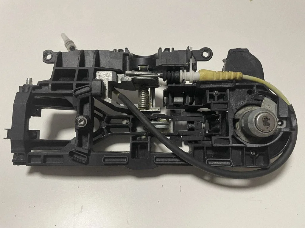 Esiukse sisemine käepide – BMW 6-seeria F06 Gran coupe (2012-2018)